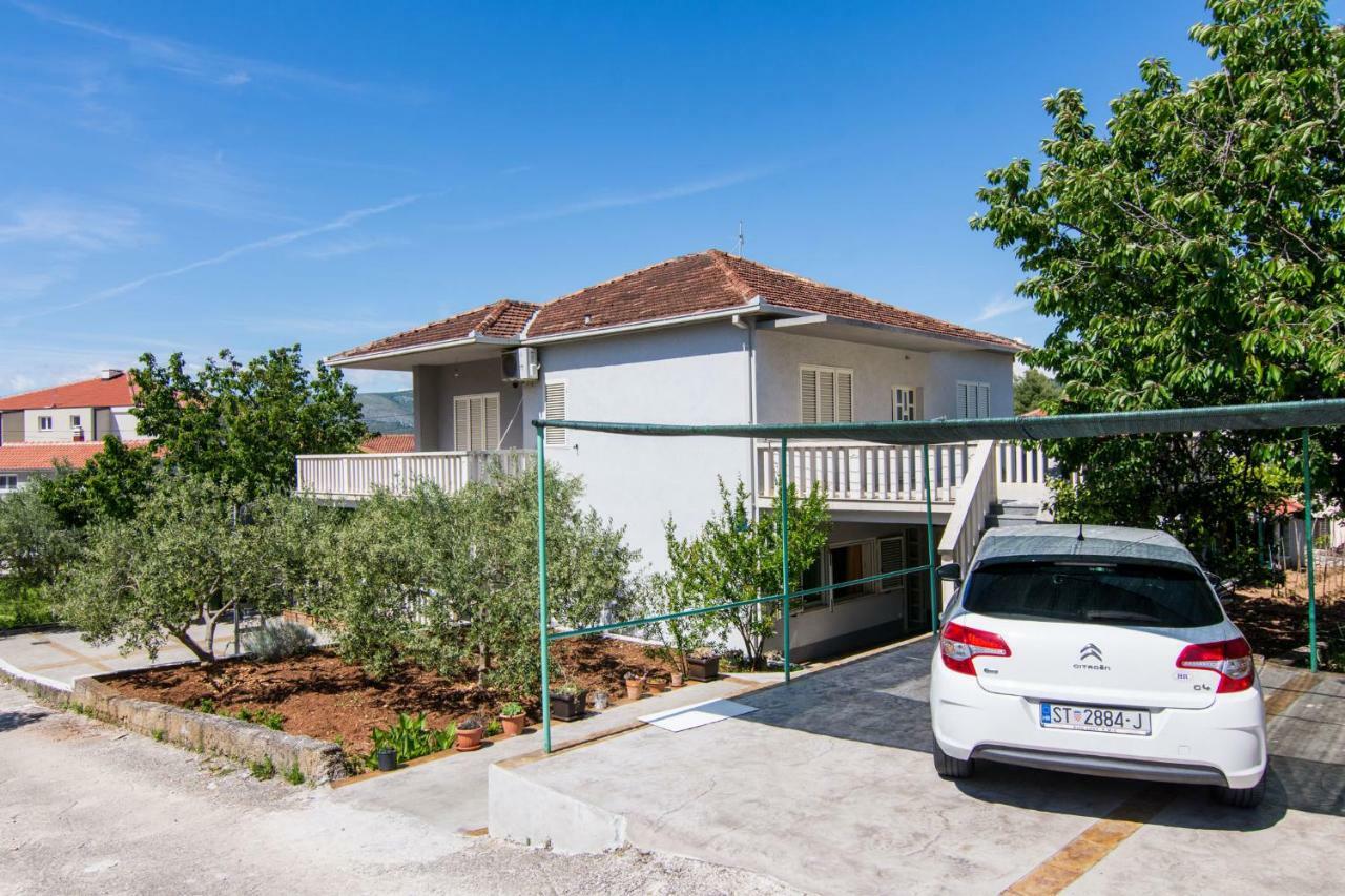 Ferienwohnung Flora Trogir Exterior foto