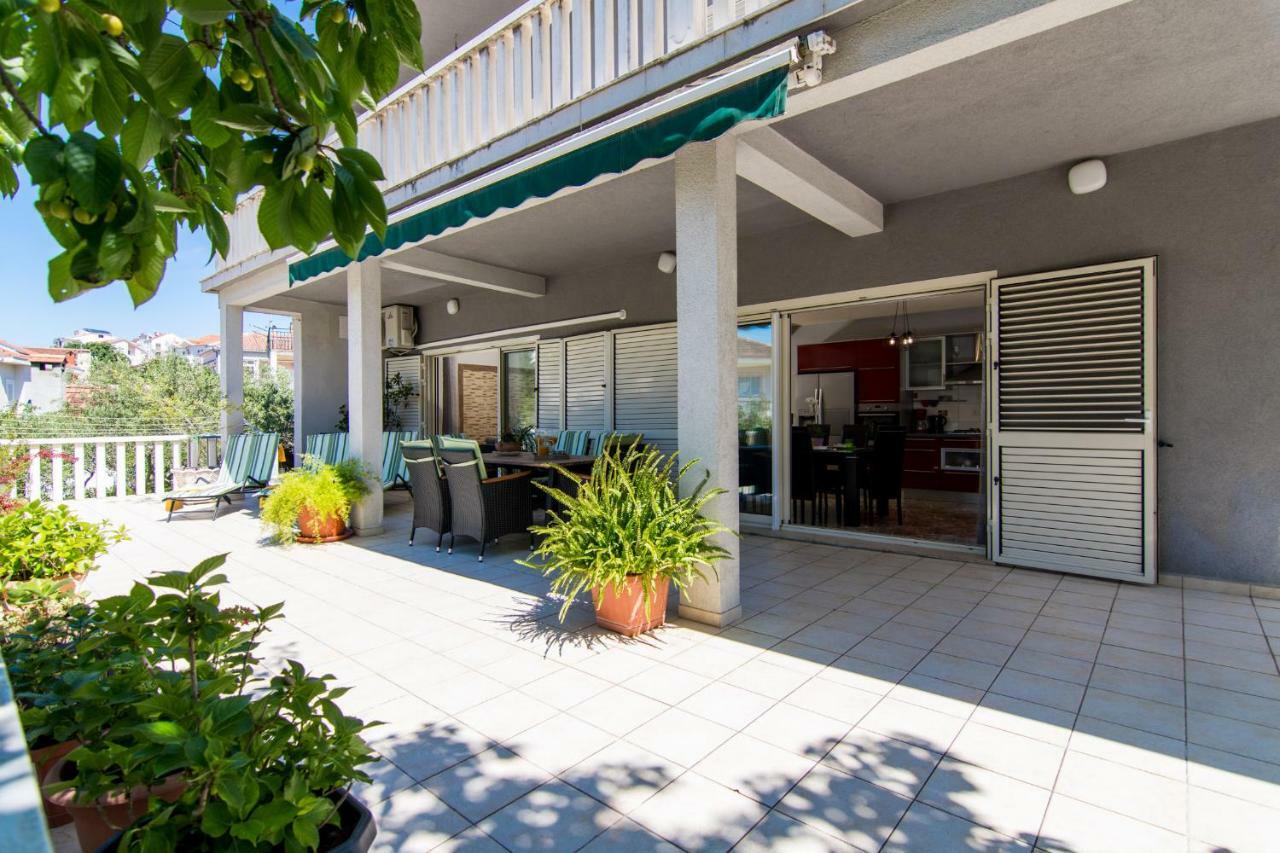 Ferienwohnung Flora Trogir Exterior foto
