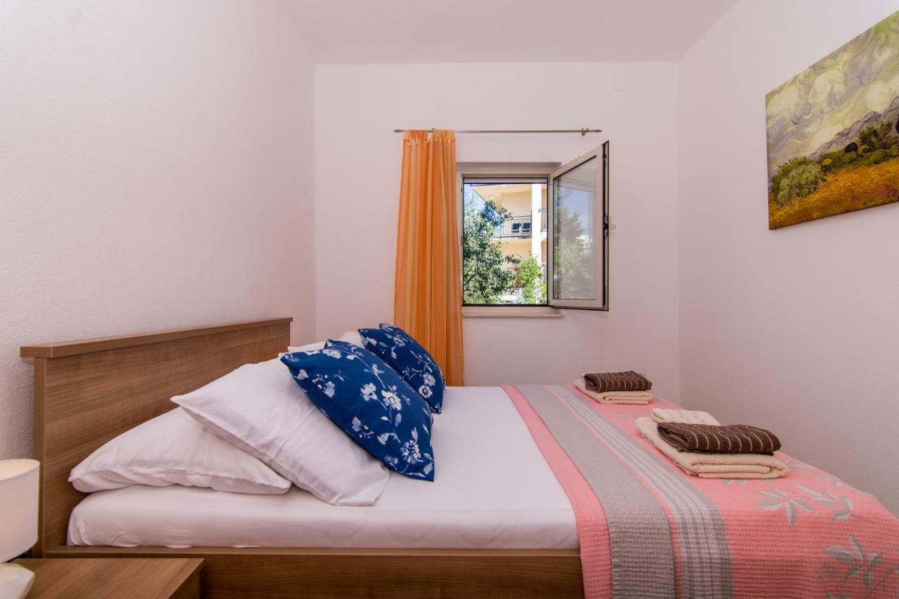 Ferienwohnung Flora Trogir Exterior foto