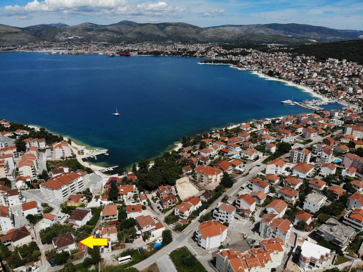 Ferienwohnung Flora Trogir Exterior foto